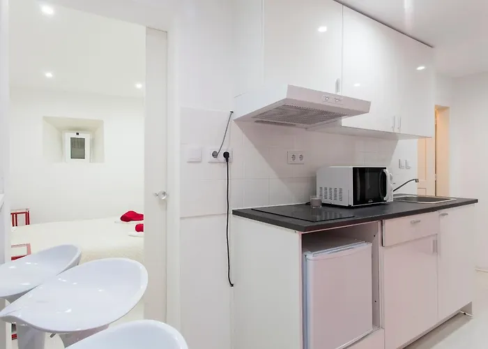 Alfama Panteao 4 Guests Apartman *