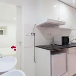 Alfama Panteao 4 Guests Apartment *